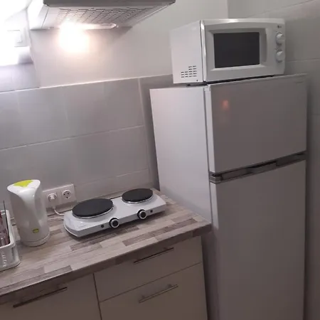 Rideg Apartment *