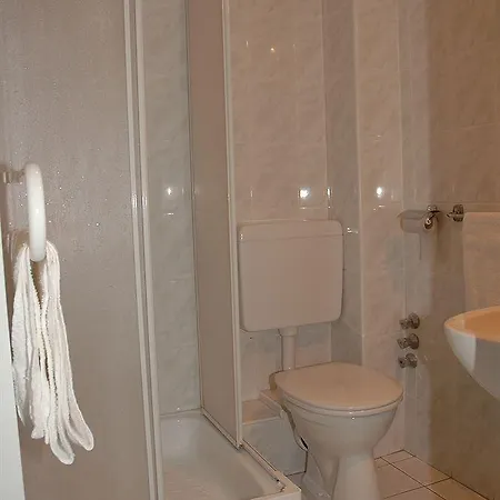 Rideg Apartament *