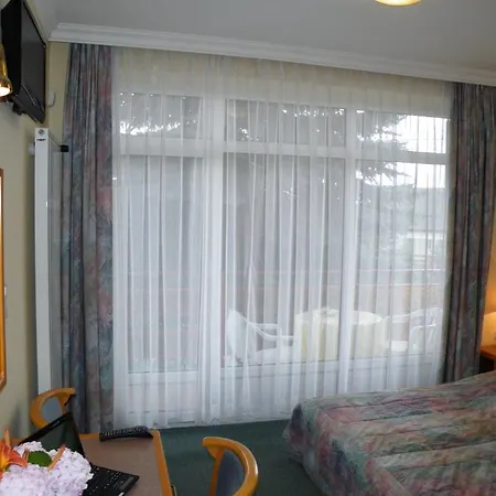 Rideg Apartament *